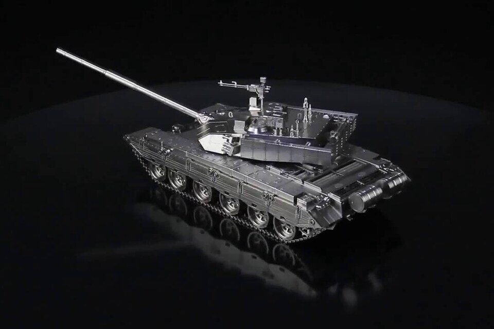 CNC Machined Battle Tank Model: Unleashing The Power Of Precision